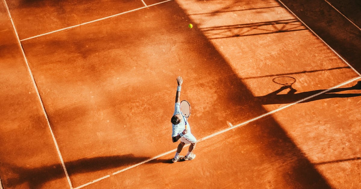 Una partita di tennis sull'erba